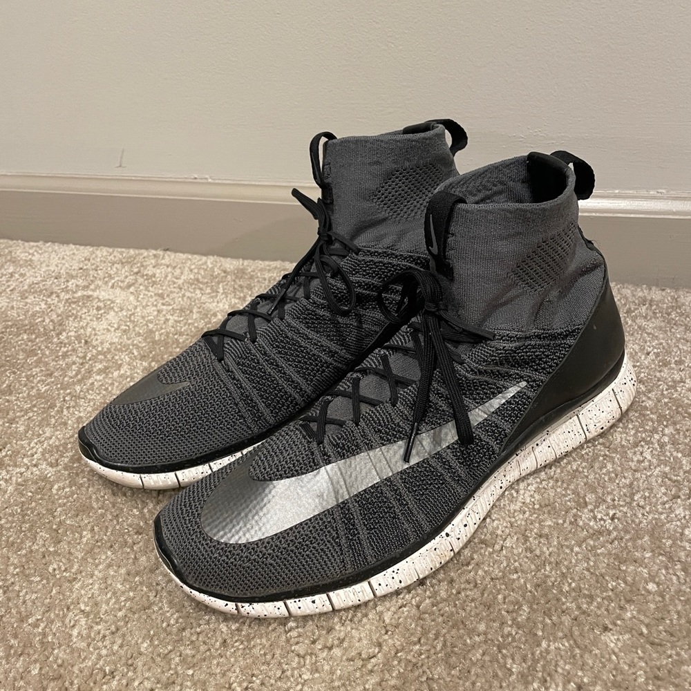 Nike flyknit men’s sneaker shoe mercurial dark grey in size 12 superfly free